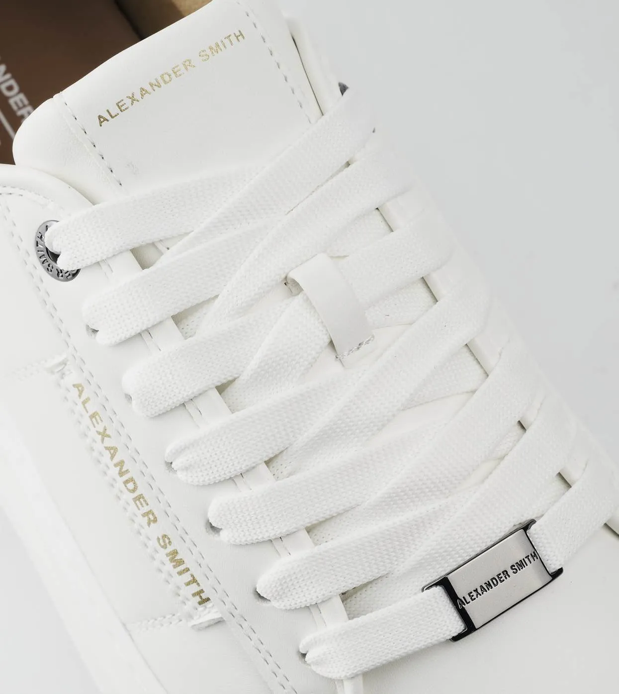 Eco Wembley Man Total White