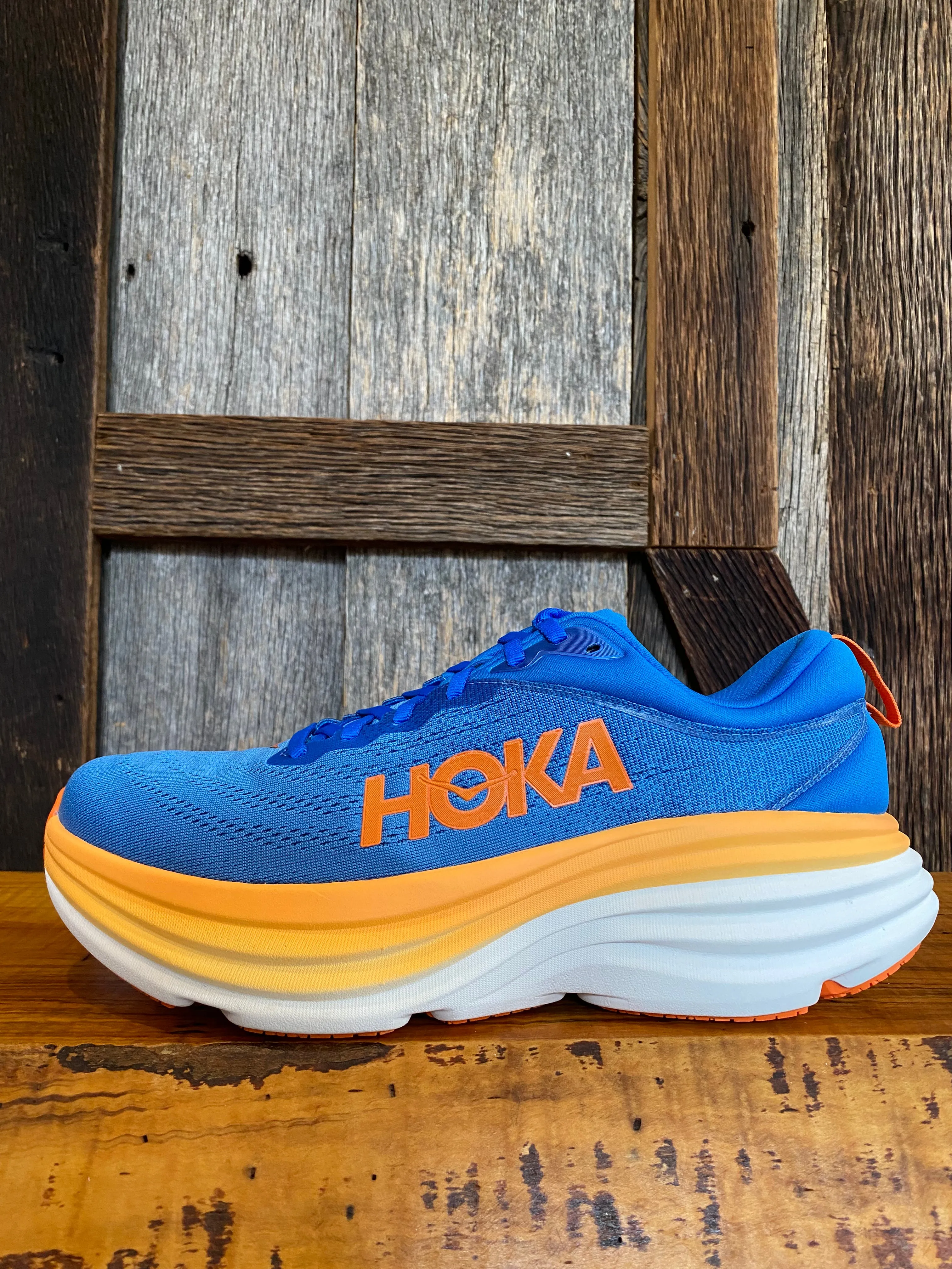 M Hoka Bondi 8