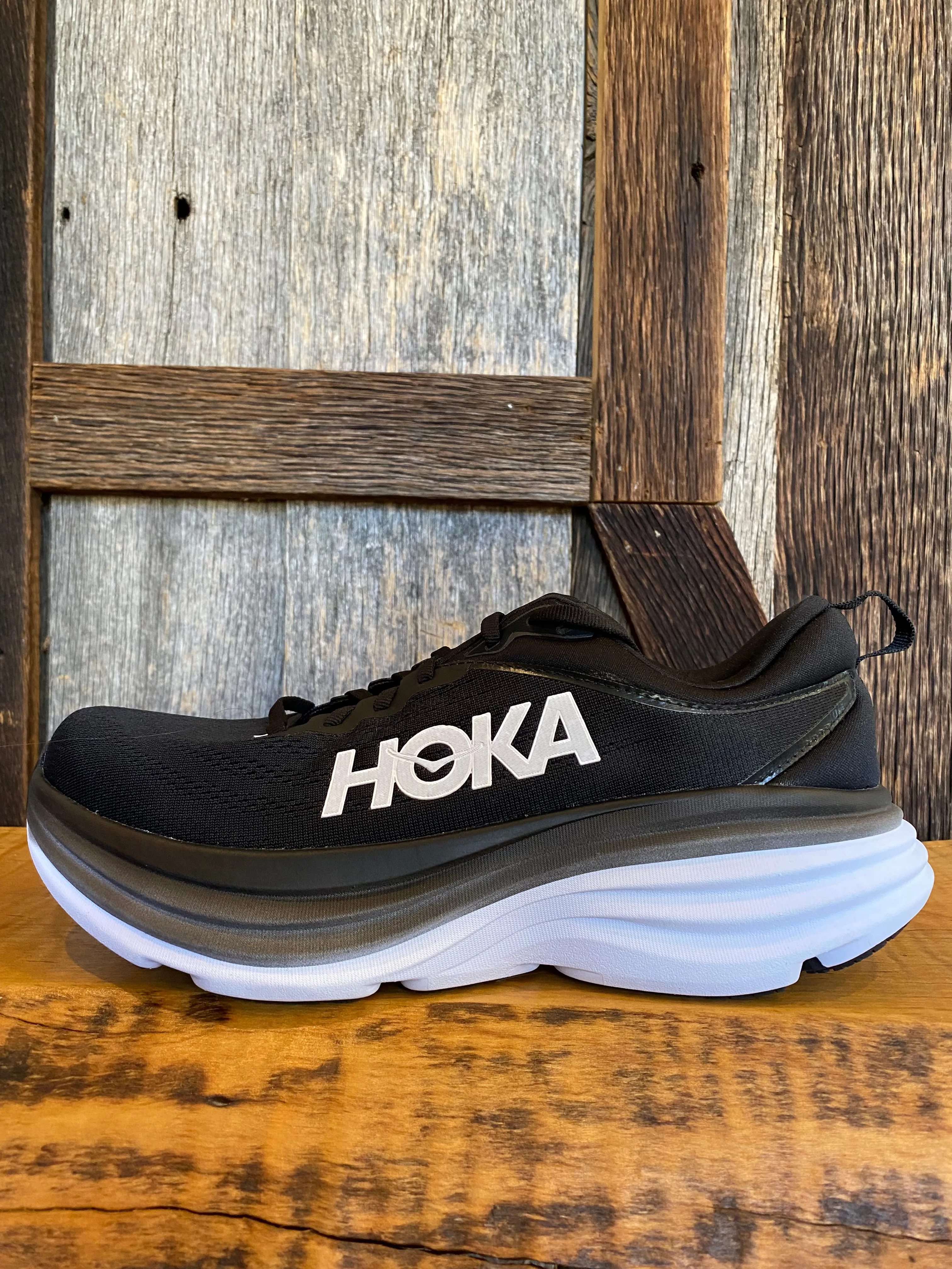 M Hoka Bondi 8