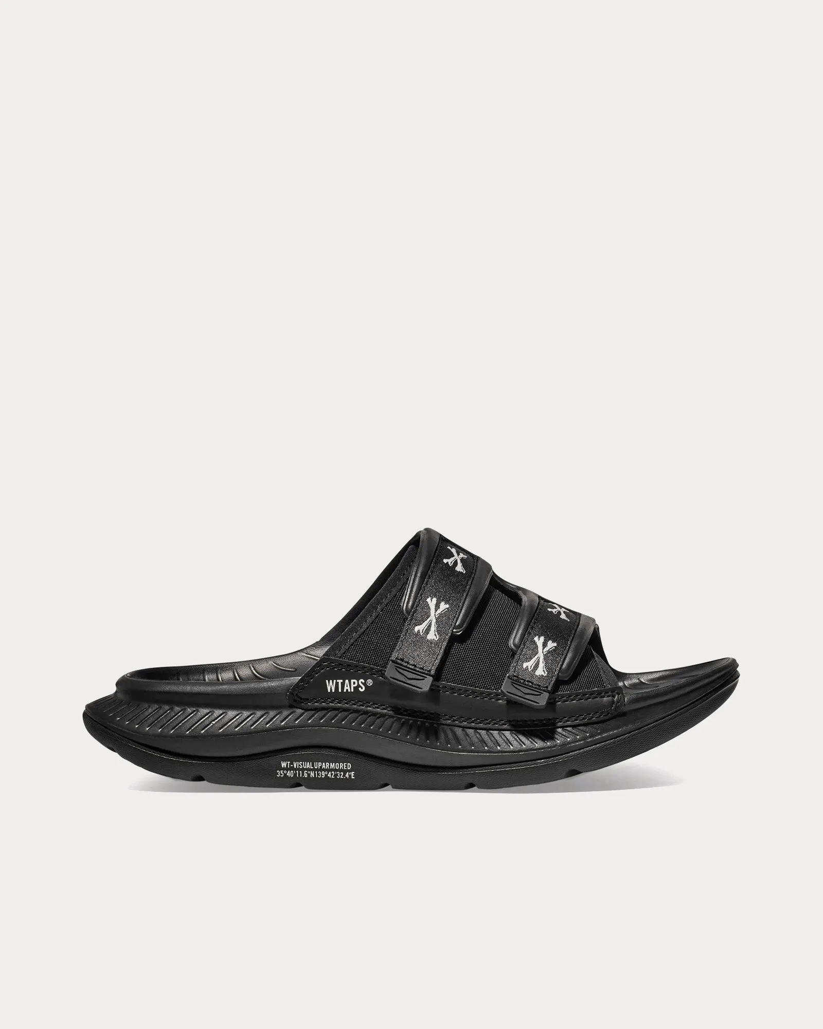 Ora Luxe Jet Black / White Slides