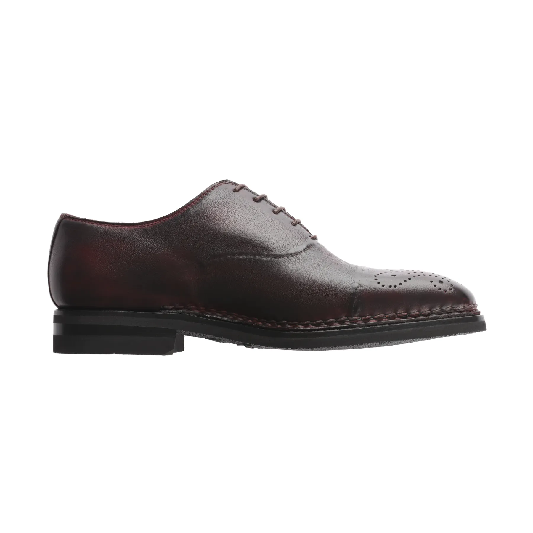 «Vittorio» Five-Eyelet Oxford Shoes with Reverse Stitched Details and Perforated Medallion in Wine Red