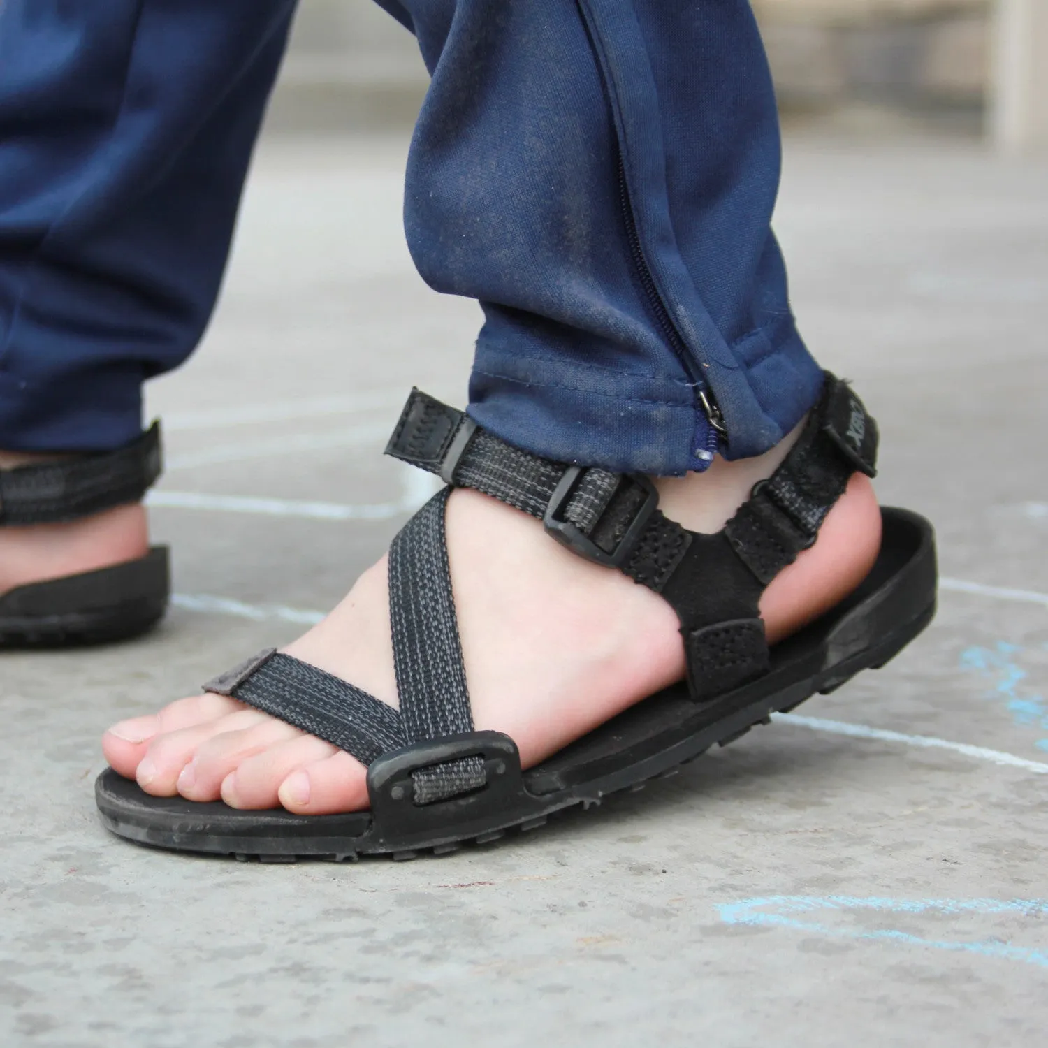 Xero Shoes Z-Trail Kids - schwarz
